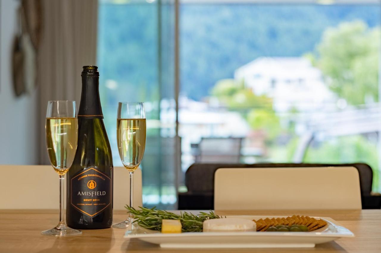 Stylish Haven Luxury Interiors In Prime Location Daire Queenstown Dış mekan fotoğraf