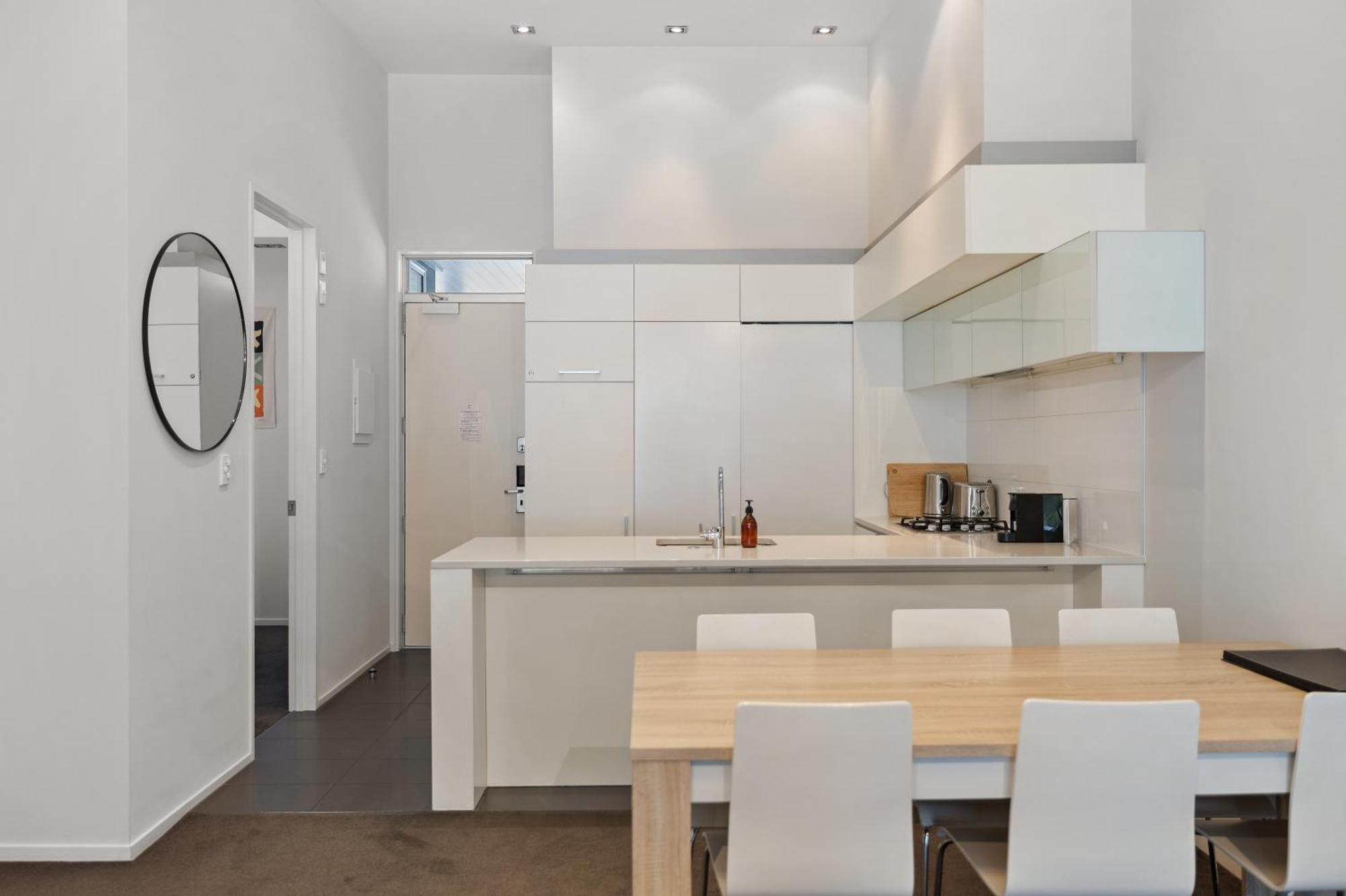 Stylish Haven Luxury Interiors In Prime Location Daire Queenstown Dış mekan fotoğraf
